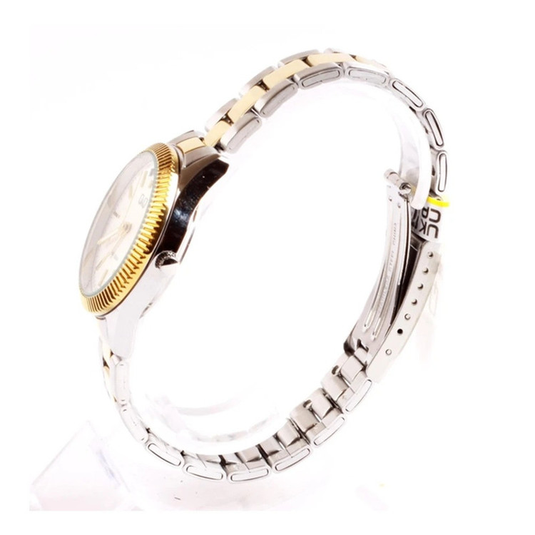ساعت مچی عقربهای کوارتز زنانه کیو اند کیو مدل A15A-002PY